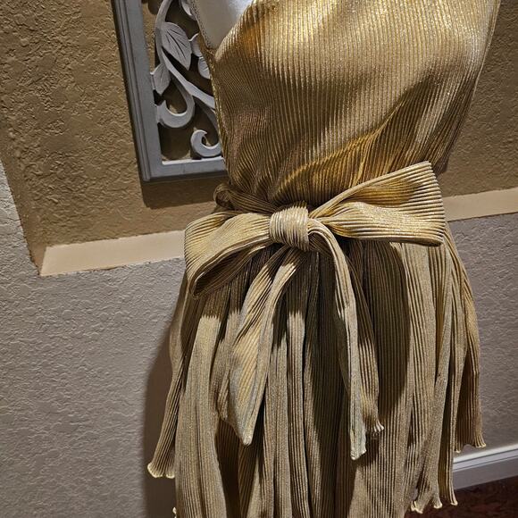 Mable Gold One Shoulder Pleated Mini Dress S Metallic Holiday Party NYE Bow - Picture 9 of 13